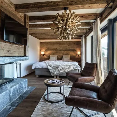 Beautiful Chalet In With, Pool & Terrace - What'app - 0039-3512-039-610 - For Reservations! Villa *